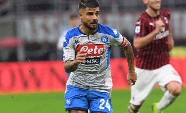 Insigne lascia il campo, bel gesto di Ancelotti. Il capitano si è fatto male ad un braccio