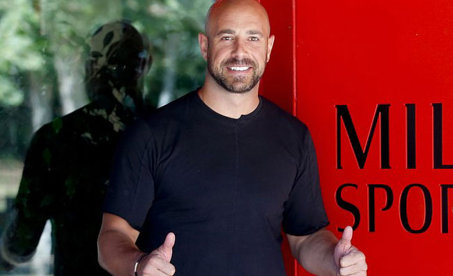 FOTO – Reina saluta il Napoli sui social. Il grande ex sarà in panchina. Tra i pali c’è Donnarumma