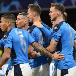 Come previsto, ritiro finito: Ancelotti e la squadra tornano a casa dopo il Genk