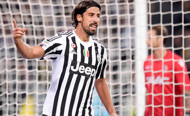 Juventus, altra tegola per Sarri: Khedira va sotto i ferri, svelati i tempi di recupero del tedesco