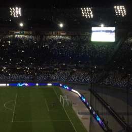 FOTO&VIDEO – Musica e gioco di luci, Hamsik entra sul prato: il San Paolo lo acclama