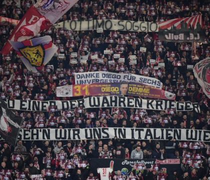 Alla Red Bull Arena i tifosi del Lipsia salutano Demme