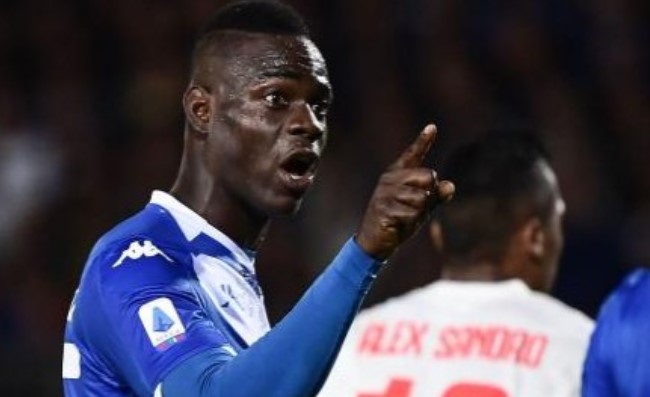 Caso Balotelli, ricordate il tuffo con lo scooter nel mare di Napoli? La decisione del giudice