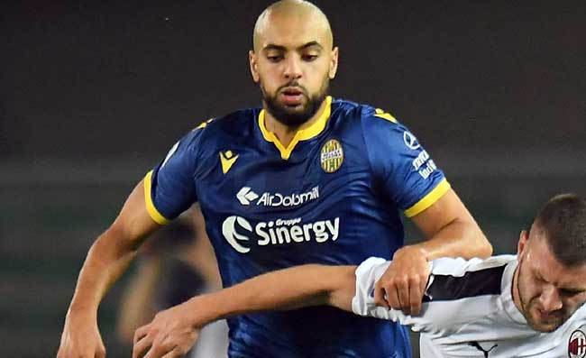 GAZZETTA – Amrabat, la questione preoccupa il Napoli! Giuntoli non molla, il calciatore ha un dubbio