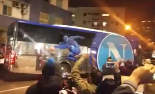 Il Napoli ha deciso: si va tutti in ritiro! Pullman dallo stadio direttamente a Castel Volturno