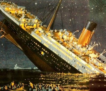 Il Titanic colpì un iceberg. Il Napoli sta affondando da solo