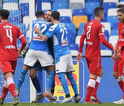 Insigne calcia i rigori alla Jorginho, Ospina si riscatta e il Napoli batte il Perugia 2-0