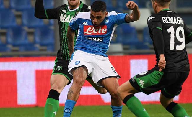 Napoli-Fiorentina, Allan sostituito. Il brasiliano reagisce male! Entra Diego Demme