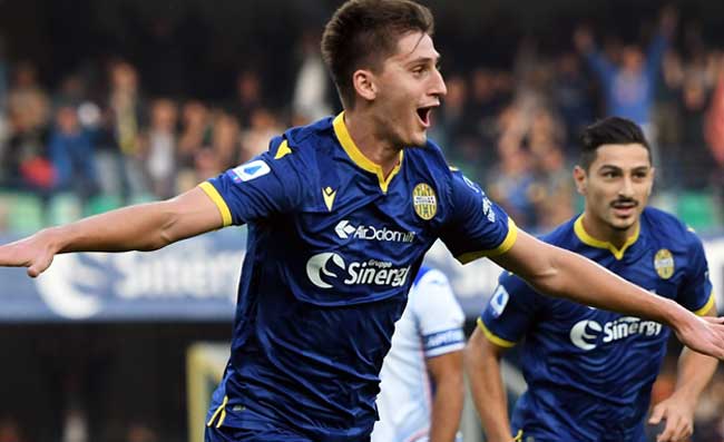 SKY – Infortuni Napoli, può arrivare un difensore! Lavoro intenso su Kumbulla. Younes, Tonelli e Rrahmani…