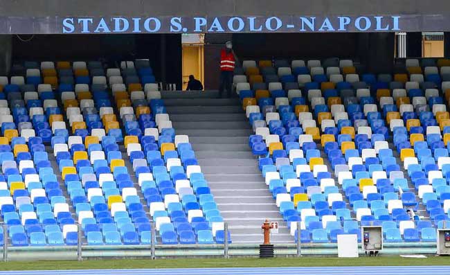 Napoli-Lazio, piovono critiche “Chi se ne frega se lo stadio sarà semideserto, quattro giorni dopo…”