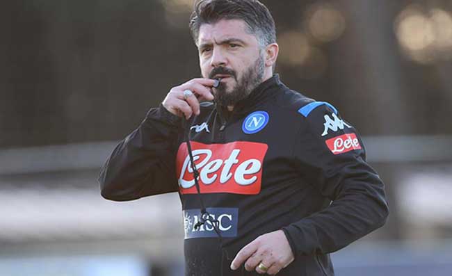Napoli, c’è un difensore col dono della duttilità: può sostituire sia Rui che Ghoulam. Le scelte di Gattuso