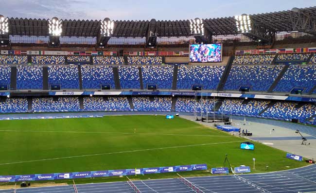 “Sono 600 e cantano più dei napoletani”, la frase in diretta è uno schiaffo alla storia del Napoli