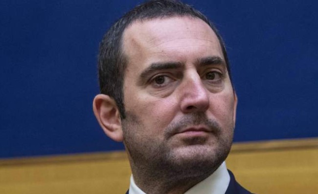 Spadafora, il Ministro dello Sport: “Possibile divieto assoluto di attività all’aperto per il Coronavirus”