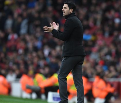 Arsenal già in campo, la Premier ha un “project restart”. Ma il governo inglese frena
