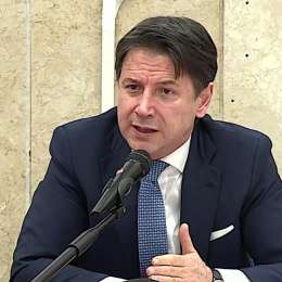 Fase 2, tutte le date di riapertura delle attività: brutta notizia per bar e ristoranti