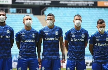 Germania, il ministero del Lavoro: «i calciatori dovranno giocare con la mascherina»