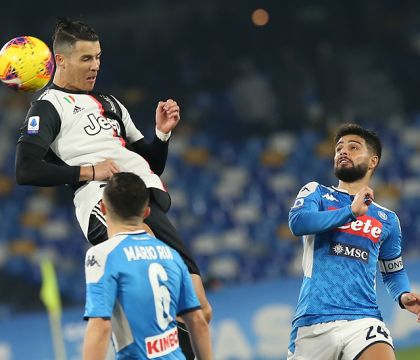 Il virologo Pregliasco: sfalsiamo il calendario, così che ogni squadra giochi ogni 14 giorni