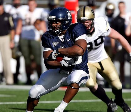 La didattica a distanza del football americano: l’NFL fa i ritiri online, con mezzi uguali per tutti