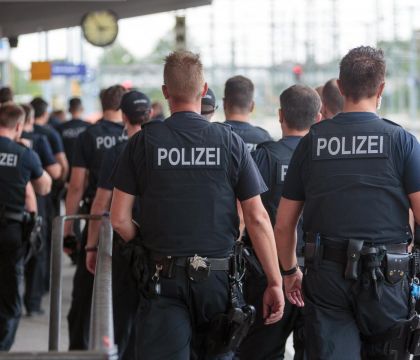 La polizia tedesca contraria alla ripresa della Bundesliga, anche a porte chiuse