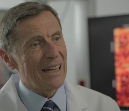Mantovani: «Il virus ha smentito le conoscenze scientifiche. I guariti non sono protetti per sempre»