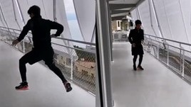 Napoli, Insigne e le acrobazie in balcone
