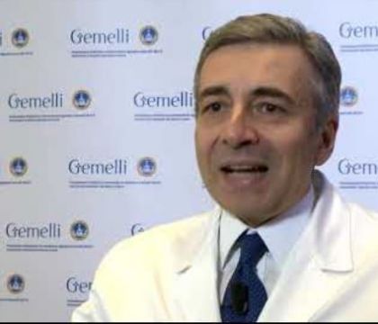 Richeldi: “Il virus non è meno aggressivo, è cresciuta l’esperienza dei medici”