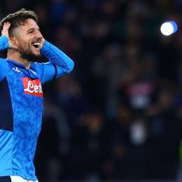 FOTO – “Perché ADL gli compra la maglia e non rinnova il contratto?”, Mertens replica con un ‘like’