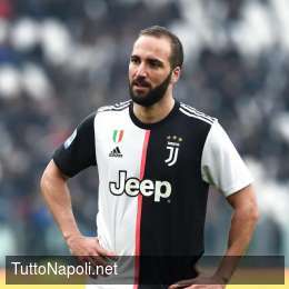 Papà Higuain: “Gonzalo ama la maglia della Juve, non andrà via!”