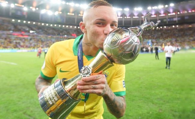 CORRIERE – Napoli-Everton, è arrivata la risposta del giocatore. Il Gremio alza il prezzo