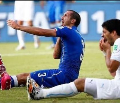 Chiellini: “Il morso di Luis Suarez? Ammiro la sua malizia. Anche io sono un figlio di puttana in campo”