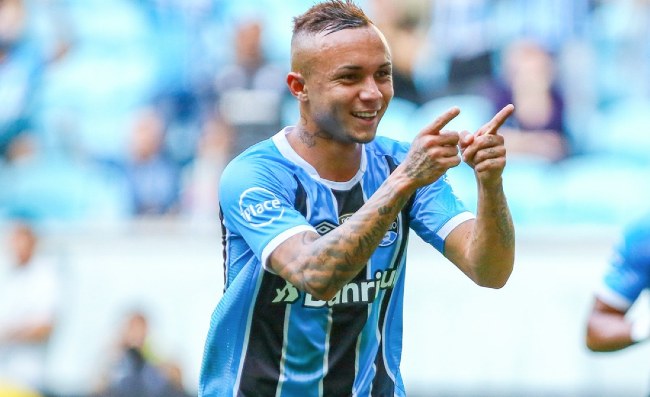 Everton, intermediari lo offrono in Spagna. Il Gremio si sfrega le mani per Telles. La posizione del Napoli