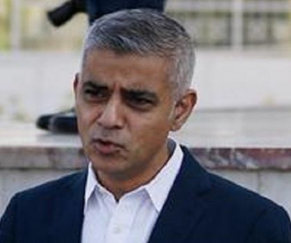 Il sindaco di Londra preoccupato dal ritorno della Premier: «Non vorrei dare un vantaggio al virus»