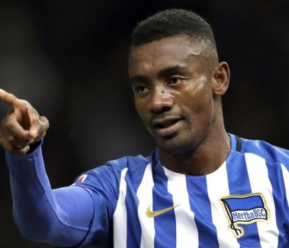 Il video del calciatore dell’Herta (Kalou) che mette a rischio la Bundesliga