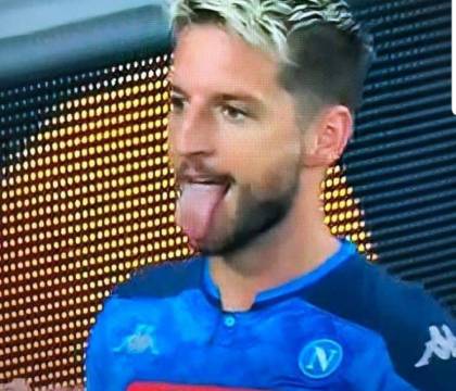 Mertens al meccanico “Ho un problema con la macchina. ‘E capit”