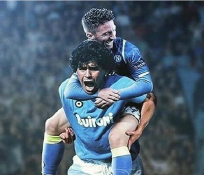 Mertens per sempre. È il Totti di Napoli, l’ultimo giocatore-bandiera