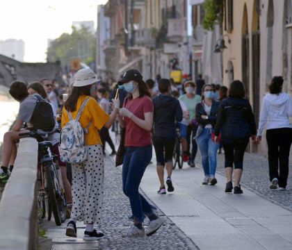 Milano contro la movida, Sala vieta l’alcool da asporto