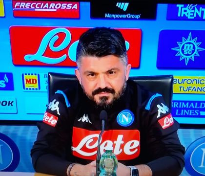 Niente telecamere negli spogliatoi e conferenze stampa via whattsapp