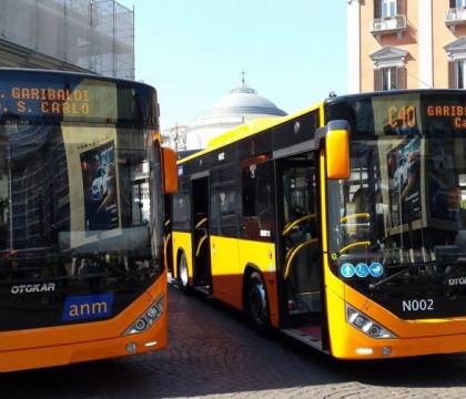 Repubblica: trasporti a Napoli, bus semivuoti, attese disciplinate, distanziamento e mascherine