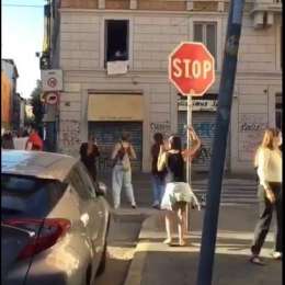 VIDEO – Milano, è bufera per una festa in strada: in decine ballano nel primo giorno di Fase 2
