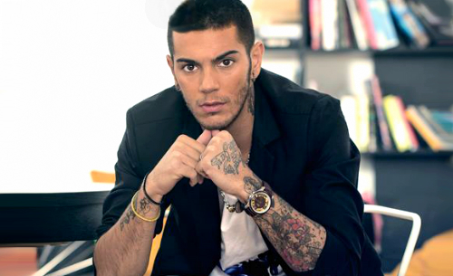 Emis Killa: “Non mi piacciono le donne con i peli, ora aspetto le femministe”. Bufera sul rapper