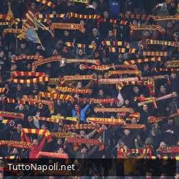 FOTO – ‘Come potete esultare quando le bare sono ancora da contare’: tifosi del Lecce contro la ripresa