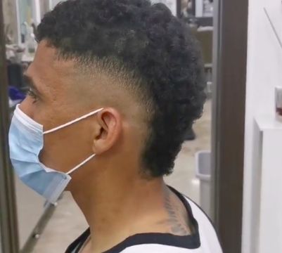 Allan cambia look e lancia il “riccio mohican” (VIDEO)