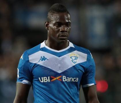 Balotelli si presenta all’allenamento ma il Brescia gli nega l’accesso