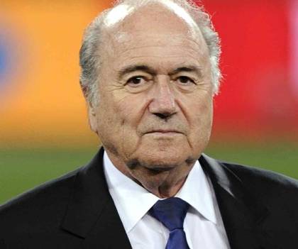 Blatter ancora sotto indagine: avrebbe dato un milione di dollari della FIFA al suo ex vice
