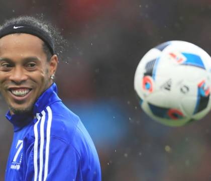 Colpo di fulmine tra Maradona e Ronaldinho