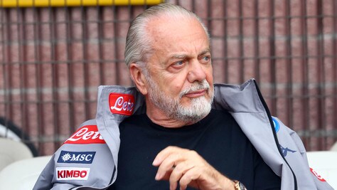 De Laurentiis: “Basta brutalità e razzismo. Bravi i calciatori del Napoli”