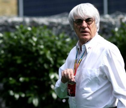 Ecclestone corregge il tiro: “Non sono contro i neri, piuttosto il contrario”