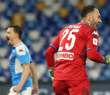 Fa quasi tutto Ospina che consegna al Napoli e a Gattuso la finale contro Sarri. Ma sarà squalificato