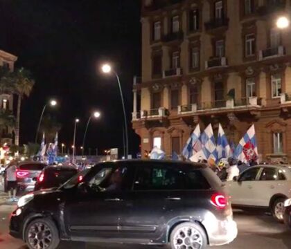 Il Napoli batte la Juve e la città esplode (VIDEO)