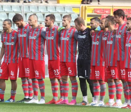 La Cremonese annuncia la ripresa ricordando le vittime del Covid